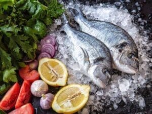 Manger du poisson frais à Sète