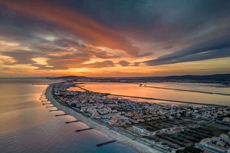 Coucher de soleil sur Frontignan-Plage vu du ciel