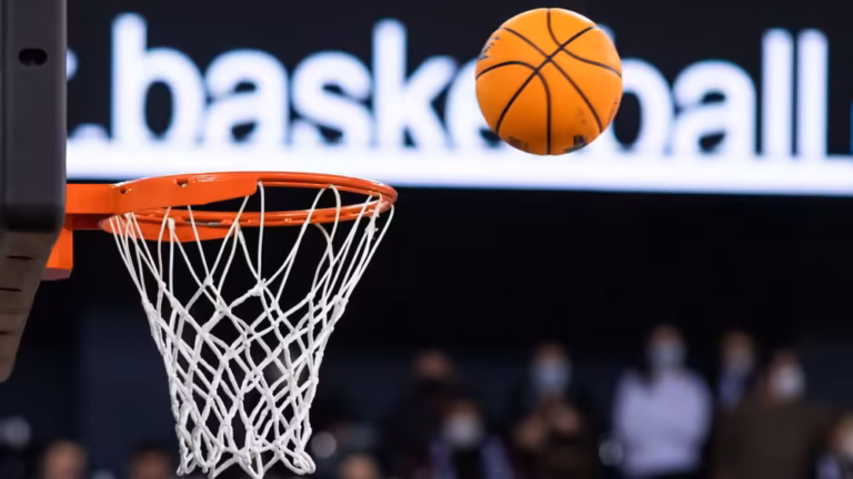 Match de basket à Mèze