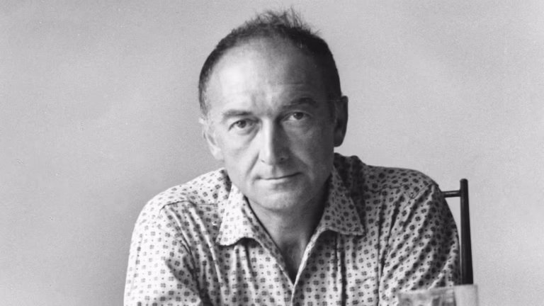 Portrait en noir et blanc de Jean Vilar, homme de théâtre né à Sète
