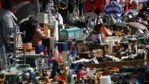 Puces Place de la République Sète