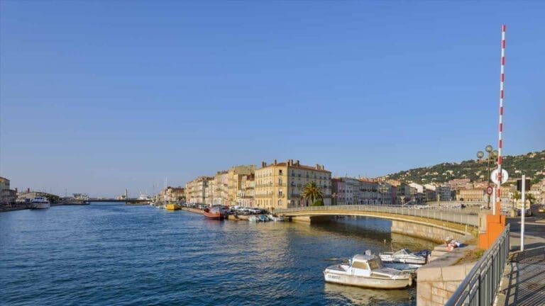 Quai de la République à Sète
