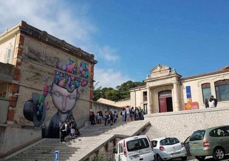 Lycée Paul Valéry - Établissement d'enseignement secondaire à Sète