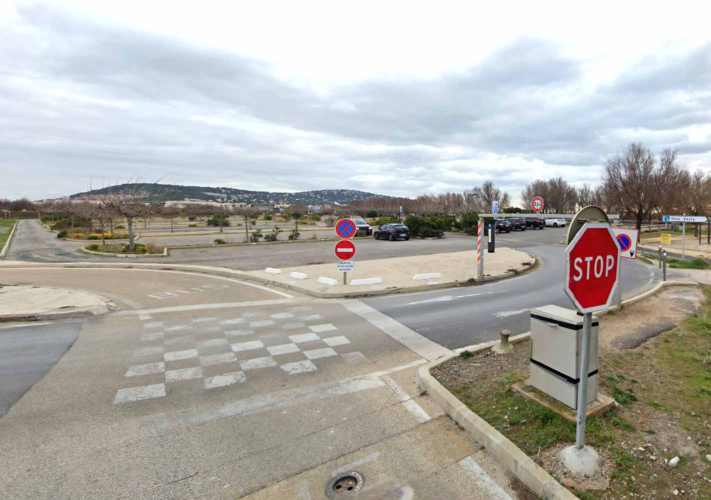 Parking-Konrad-Adenauer-Sete.jpg Parking Konrad Adenauer à Sète