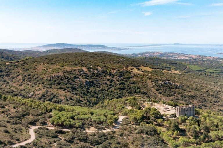 Garrigue et collines vues depuis les hauteurs de Gigean