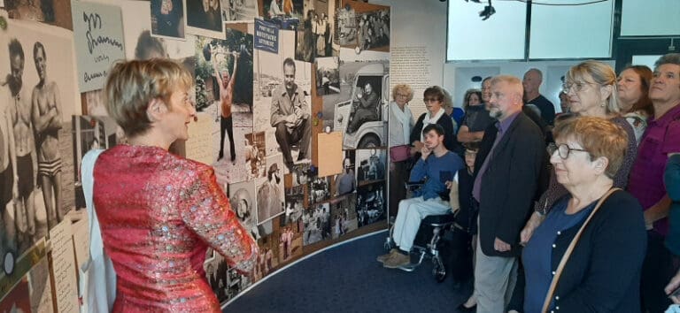 La visite de Jeanne à l'Espace Georges Brassens