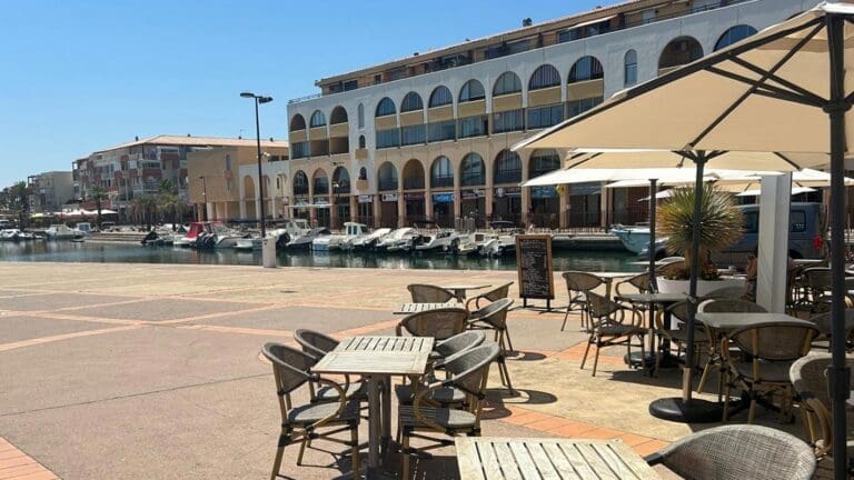 Le Corsaire Sète - Brasserie et boutique en bord de plage