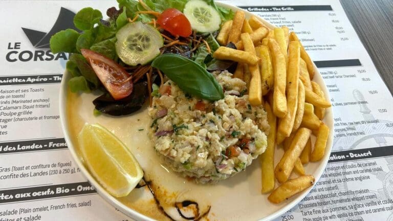 Le Corsaire Sète - Brasserie et boutique en bord de plage