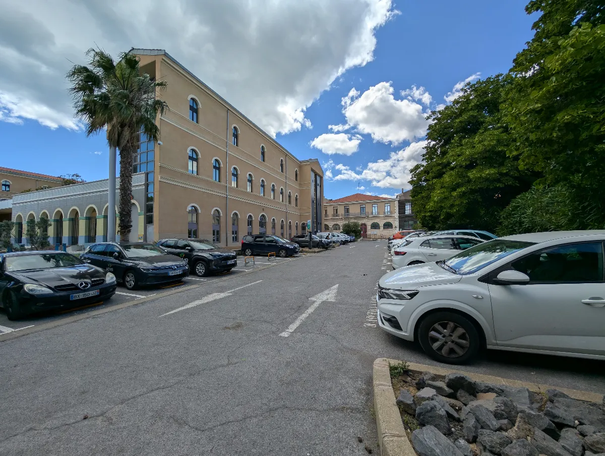 Parking – Médiathèque François Mitterrand Parking - Médiathèque François Mitterrand