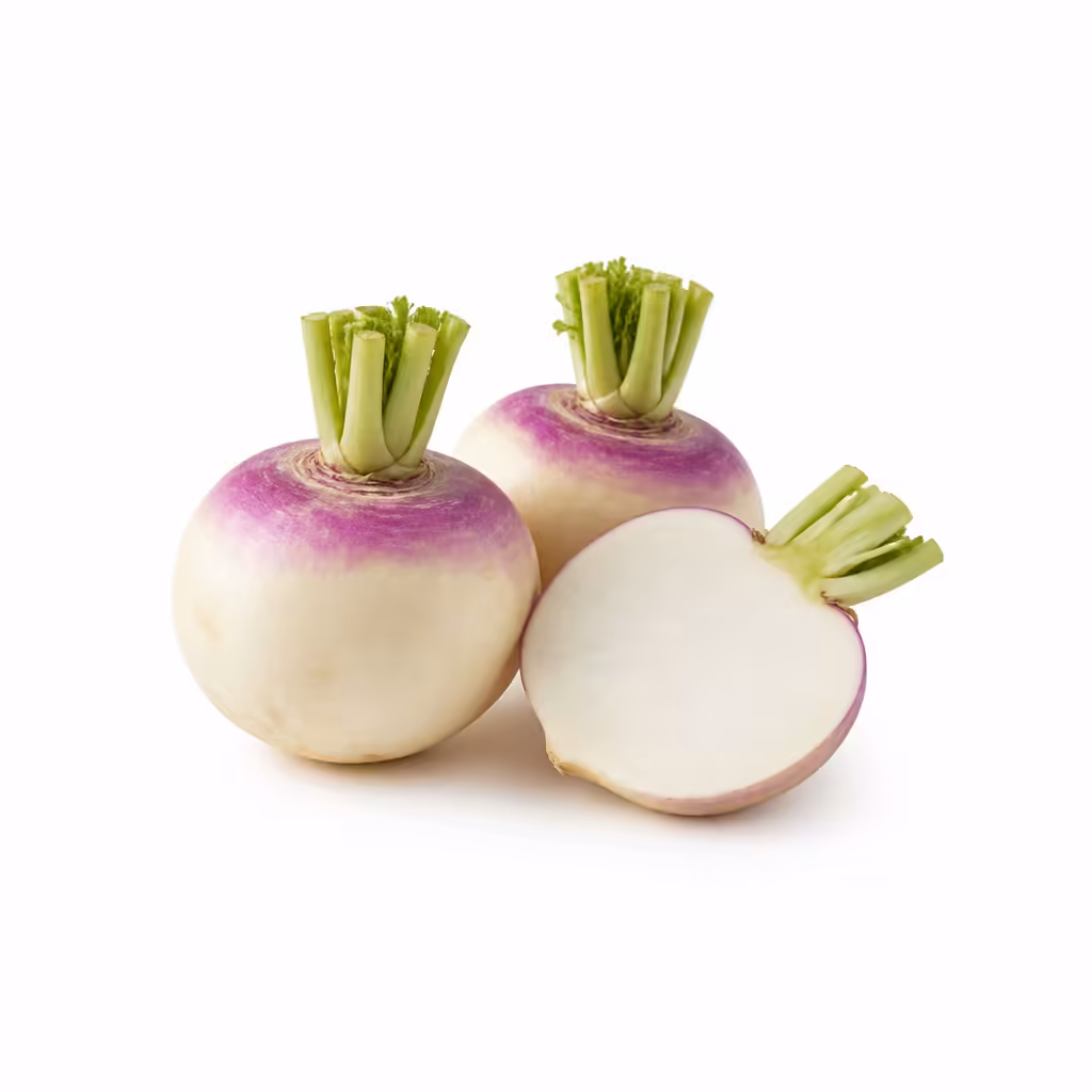 Navets Blancs A Collet Violet Entiers Et Coupes Sur Fond Blanc Navets blancs à collet violet entiers et coupés sur fond blanc